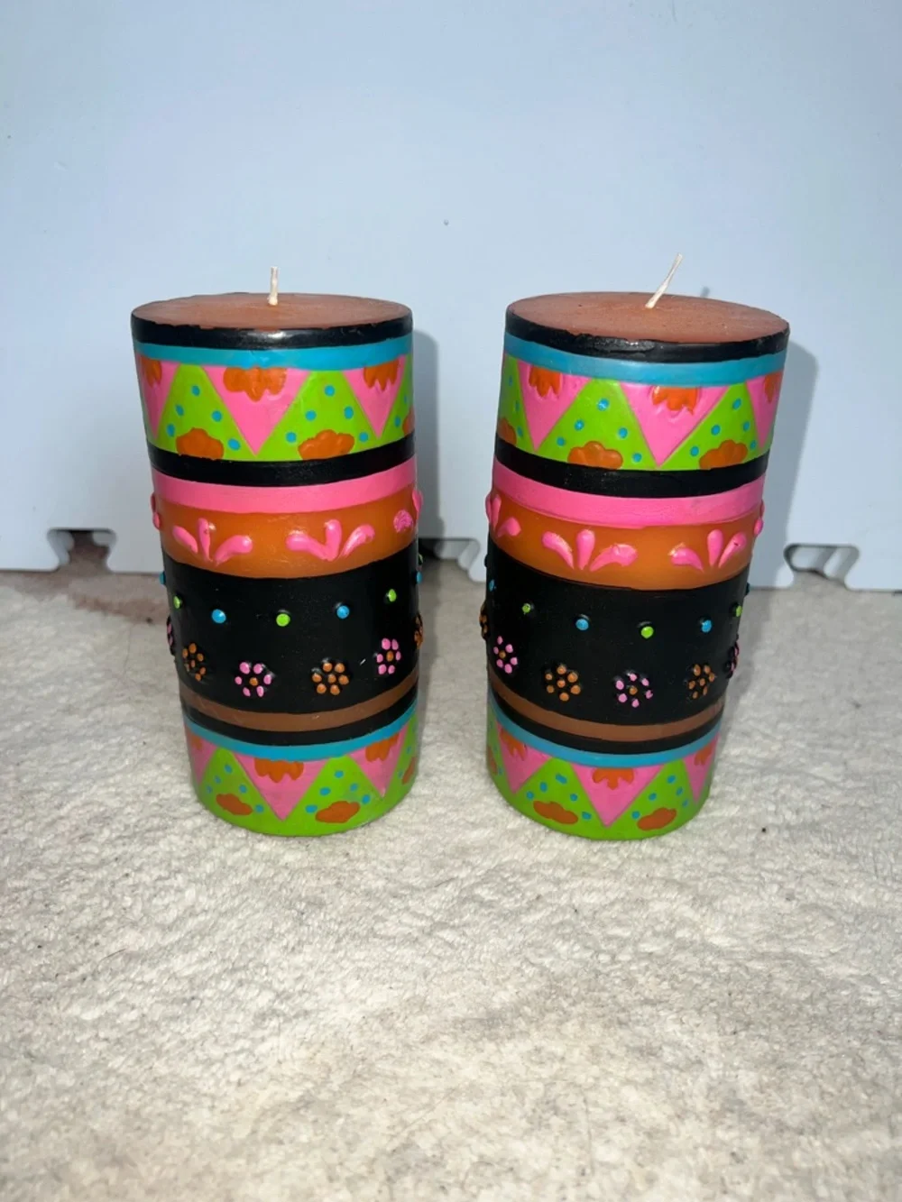 Set of 2 Multicolor Decorative Pillar Candles
